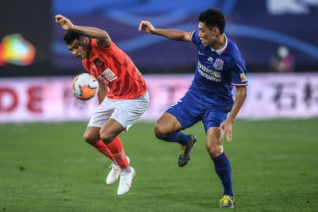 中国男篮4分险胜！广东帮合砍25+13，徐昕首秀即爆发，王俊杰锁定首发